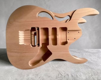 Corpo per chitarra elettrica in legno di ontano su misura / Scanalatura HSH moderna a doppia spalla mancante (non rifinito)