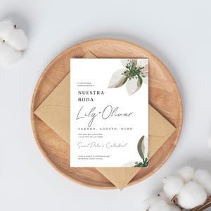 Invitaciones De Boda en Español Invitaciones Para Editar e Imprimir Spanish Wedding Invitation Canva template boda greenery, flores blancas