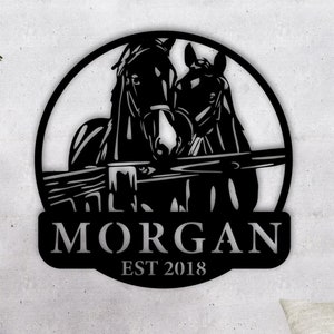 Aangepast metalen bord boerderij: gepersonaliseerde familienaam, paardendecor
