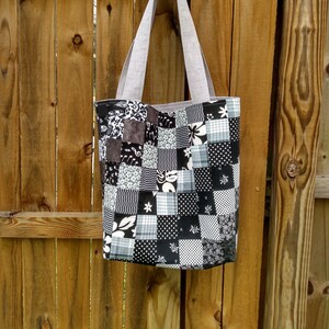 Bolso tote de algodón tejido B&W Country Patchwork 13.5" x 11 x 6" Negro blanco gris