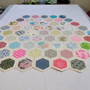 32" table topper Hexi-round Patchwork 6-point Star of David Quilt Natural Linen Honeycomb runner