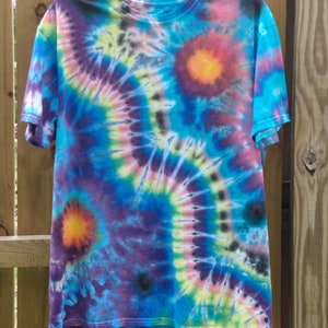 Tie Dye Centipede Garden Men's cut Large (women's XL) 42-44 chest T-shirt Tee Crew neck