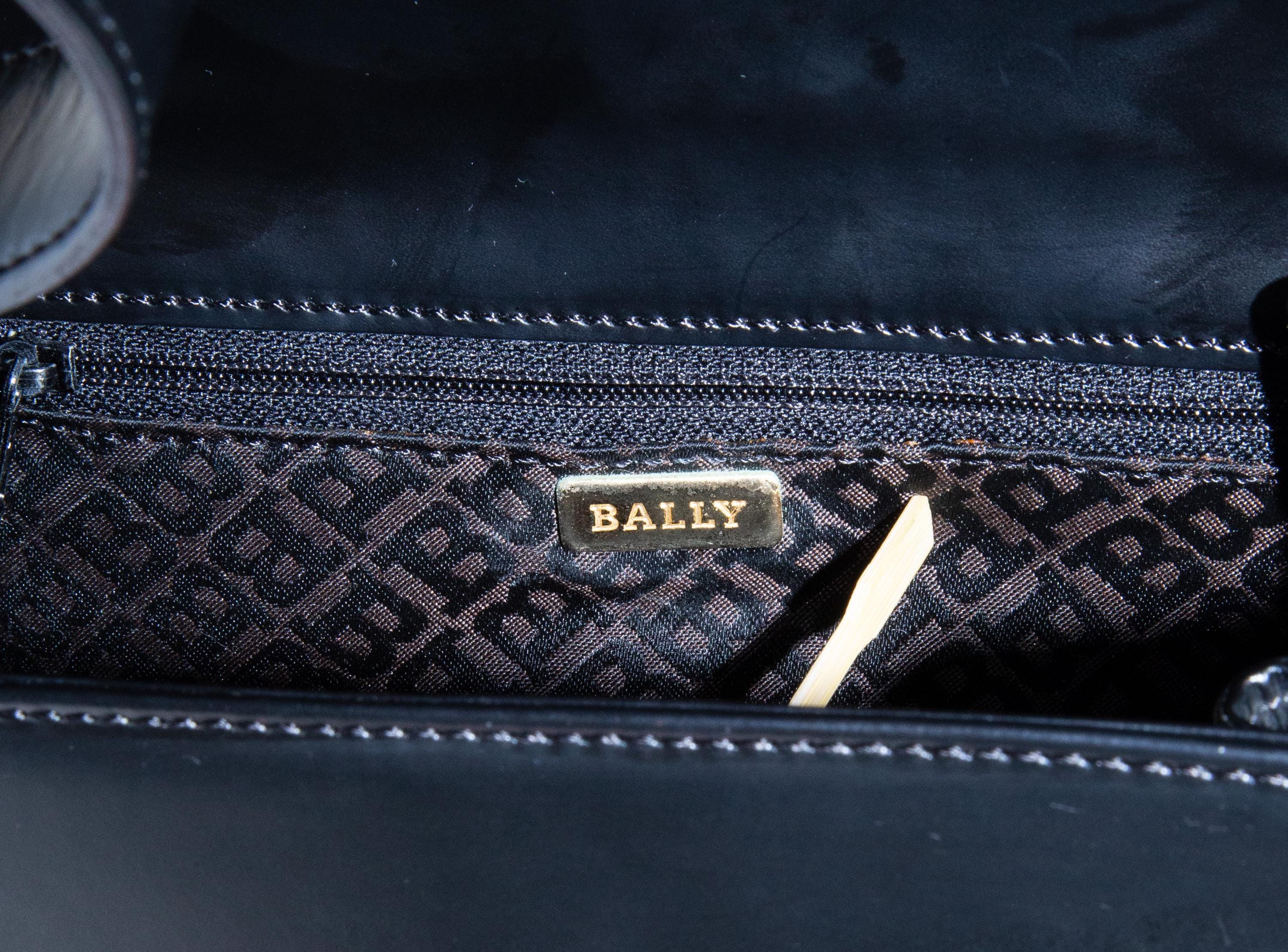 Vintage Bally Double B Shoulder Bag in Black Leather in Very Good 