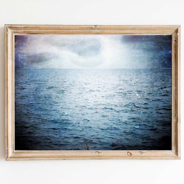 Fotografía surrealista de océano azul - Foto de cielo nublado - Paisaje marino azul de ensueño - Fotografía de naturaleza