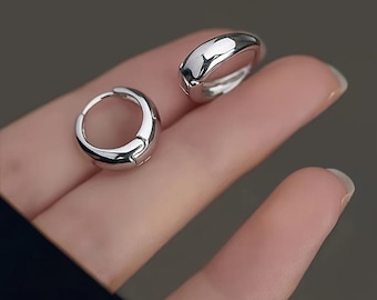 Minimalist Sterling Silver Huggie Hoop Earrings: Geometric Design