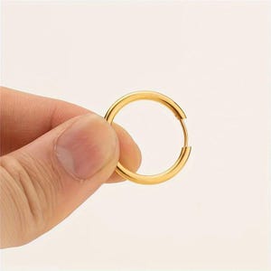 Brincos de argola minimalistas de aço inoxidável para homens | Joias simples para o dia a dia | Argolas unissex hipoalergênicas | Acessório durável para o dia a dia