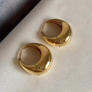 Set di orecchini a cerchio piccoli e spessi in oro, mini orecchini a cerchio spessi per orecchie sensibili, orecchini a cerchio Huggie in oro per tutti i giorni, gioielli minimalisti