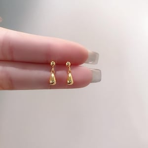 Vintage Gold Teardrop Earrings for Women | Minimalist Drop Studs | Elegant Everyday Jewelry | Party Gift for Her | Classic & Chic
