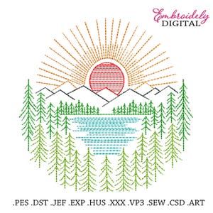 Puede incluir: Diseño bordado de un paisaje de montaña con un sol rojo, un lago azul y pinos verdes. El diseño tiene forma circular.
