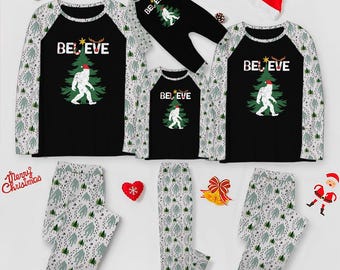 Bigfoot Weihnachten Familien Pyjama: Passender Sasquatch Holiday PJs