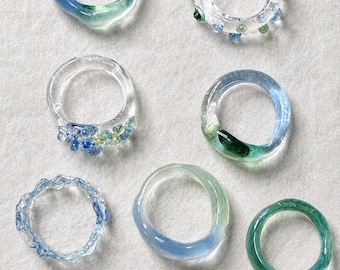 Anillo de cristal azul verdoso océano, anillo grueso transparente hecho a mano, joyería llamativa y colorida, regalo de anillo de arte minimalista