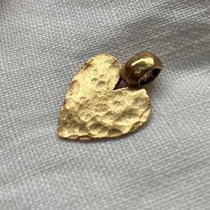 Pendentif gravé personnalisé médaille plaqué or 19 mm et breloque coeur