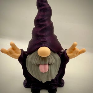 Gnomo rockero impreso en 3D: ¡hecho a mano con amor!