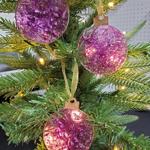 Set van 3 geode kerstornamenten