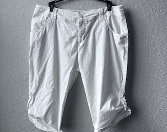 Vintage 2000s/ Y2K Woman's E39 By Eric White Capri Cargo Pants (Size: 12)