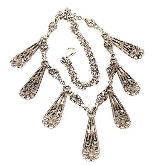 Art Nouveau Teardrop Shape Fringe Necklace
