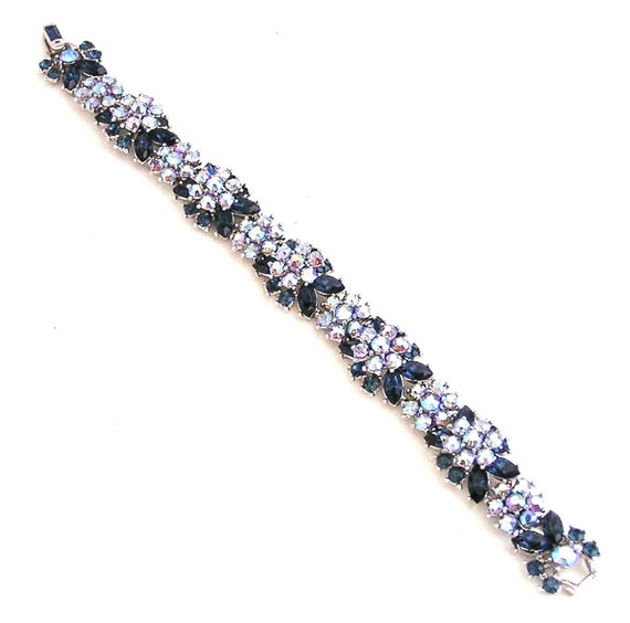 Vintage Superb Trifari Floral Bracelet Blue with W