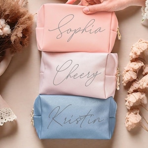 Personalized Leather Makeup Bag, Custom Cosmetic Bag, Bridesmaid Bag Gift for Her, Maid of Honor Gift, Best Toiletry Bag, Bridal Party Gift
