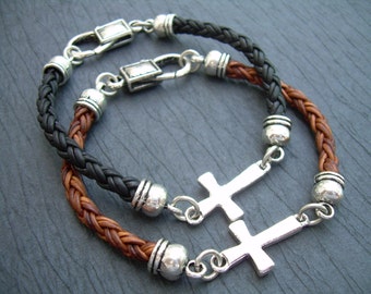 Bransoletka z krzyżem ze skóry: pleciony sznurek o średnicy 5 mm, zapięcie na karabińczyk ze srebra, biżuteria religijna