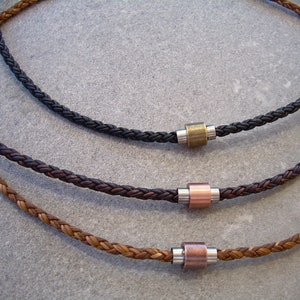 Collar de cuero trenzado con cierre magnético de acero inoxidable