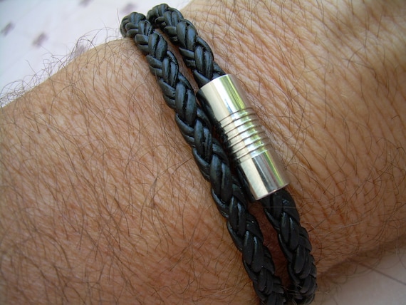 SERASAR | Bracciale da uomo in vera pelle premium [Treccia] con chiusura magnetica in acciaio inossidabile | Colore: Marrone | Lunghezza: 19 cm