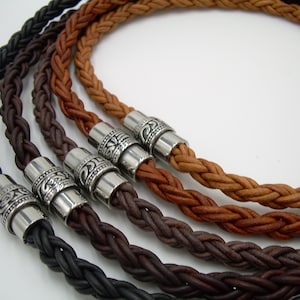 Collier homme en cuir tressé : cordon épais avec fermoir magnétique en filigrane