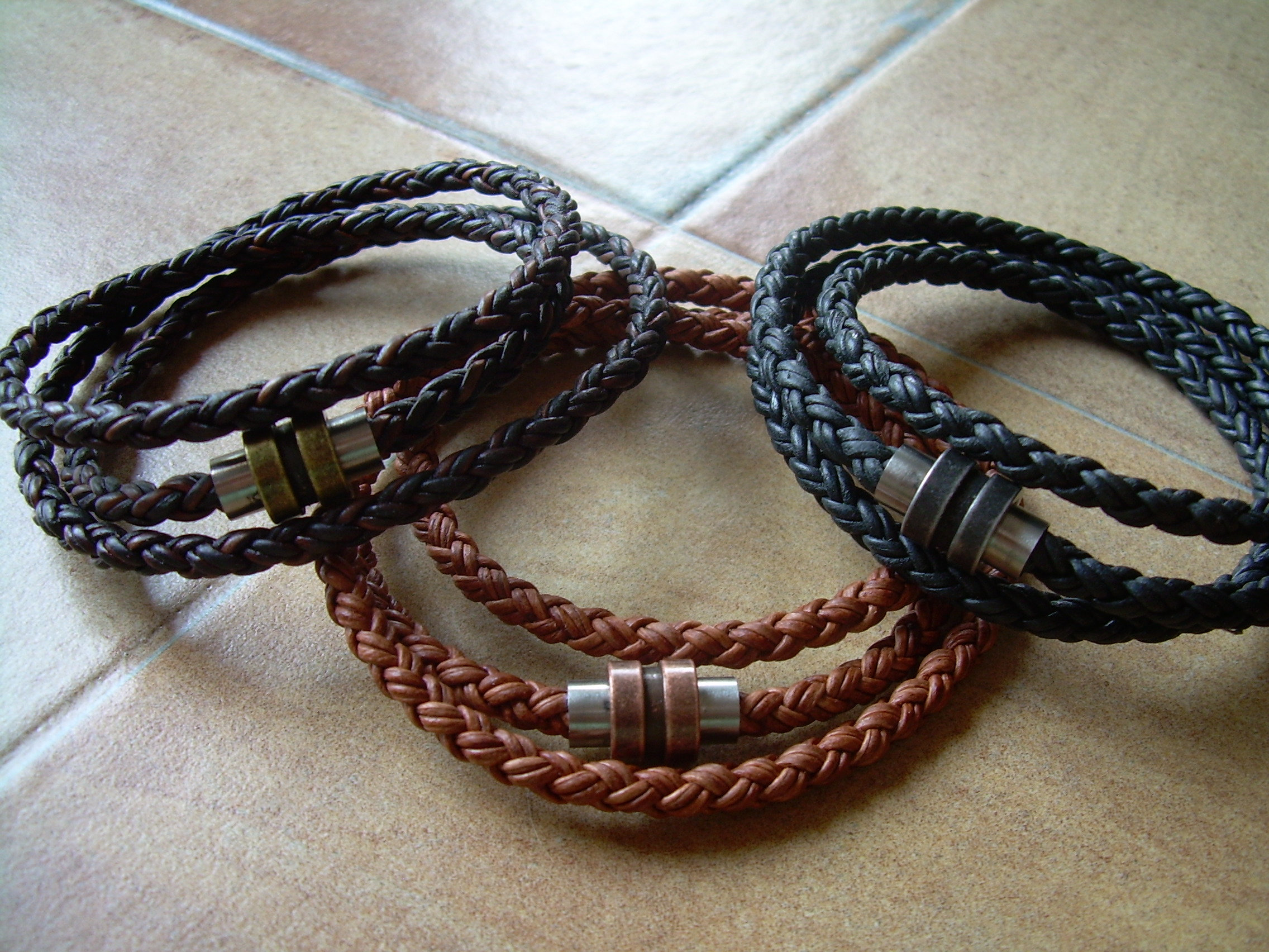Bracciale Uomo In Pelle Nera Regolabile - Eleonora Gioielli - Stile Intrecciato