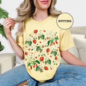 Strawberry Shirt for Women – Cottagecore Floral Tee | Botanical Plant T-Shirt | Comfort Colors | Naturecore Gift | Aesthetic Summer Top