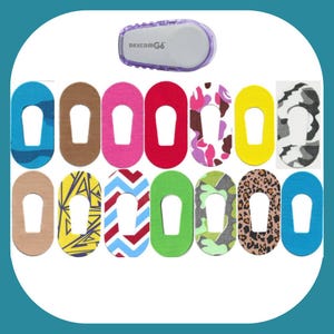 Può includere: Un set di 12 patch adesivi colorati progettati per l'uso con il monitor continuo del glucosio Dexcom G6. I patch presentano vari motivi, tra cui mimetico, stampa animalier e disegni geometrici.
