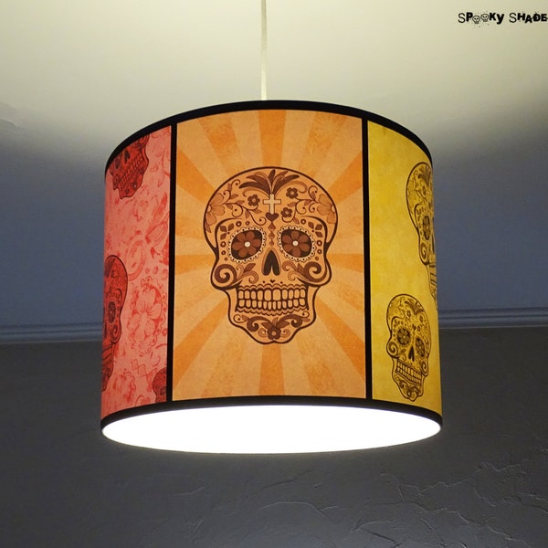 Abat-jour suspension Rainbow Skulls - lampe tête de mort, crâne, sugar skull, calavera, déco mexicaine, déco bohème, arc en ciel