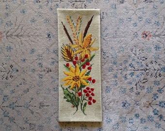 Wild country flowers bouquet needlepoint tapestry - 70's floral needlepoint, harvest bouquet, Thanksgiving decor, fall, autumn,dried flowers