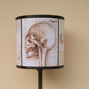 Abat jour tête de mort beige Leonard De Vinci - décoration gothique, anatomie, cadeau tête de mort, crâne, lampe à poser,Halloween,steampunk