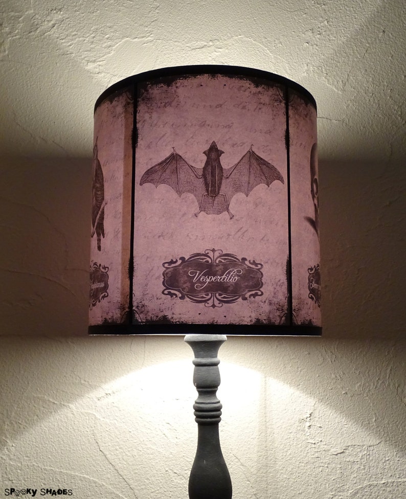 Abat jour pour lampe à poser gothique Halloween Curiosities corbeau, déco Halloween, cabinet de curiosités, wicca, Spooky Shades, taupe image 4