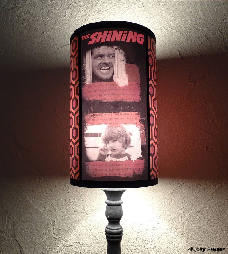 Abat Jour pour lampe à poser Shining The Shining, film d'horreur, abat-jour rouge, cadeau pour un geek, lampe de chevet, cadeau déco image 1