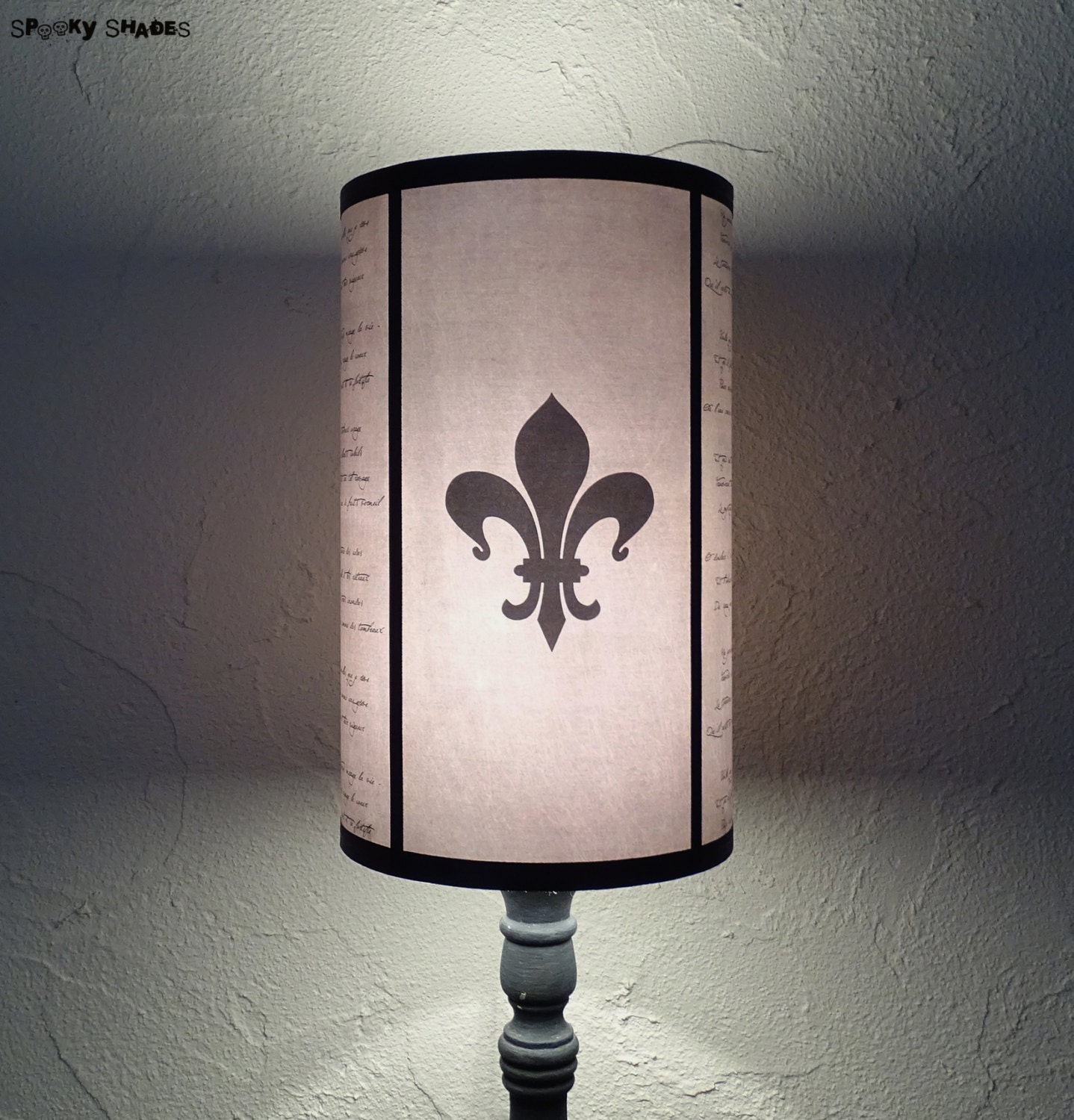 Abat Jour Evil Flowers Beige - Déco Shabby, French Country, Fleur de Lis, Lys, Abat-Jour Beige, Lamp