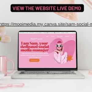 K&ouml;nnte beinhalten: Ein Laptop-Computer, auf dem eine Website mit rosa Hintergrund und dem Text "Ich bin Sam, Ihr engagierter Social-Media-Manager" angezeigt wird. Die Website zeigt auch ein Foto einer Frau mit Sonnenbrille und einem rosa Shirt.