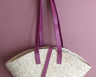Coquillage – Bolso de rafia tejido a mano con detalles morados