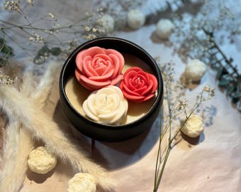 Luxury Flower Candle: Matt Black Bowl, Floral Details (32 oz)