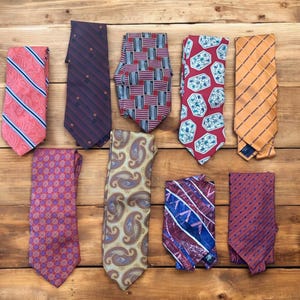 Vintage Silk Necktie: Retro Mens Fashion - [Your Choice]