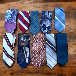 Vintage Silk Necktie: Retro 60s-80s Mens Fashion