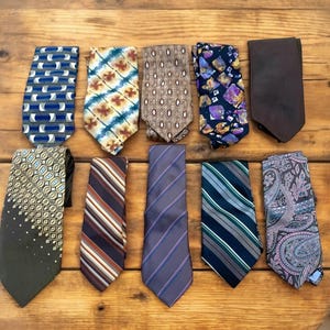 Vintage Silk Necktie: 1950s-90s Retro Mens Fashion