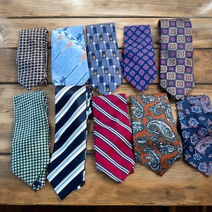 Vintage Silk Necktie: Retro Mens Fashion - 50s-Y2K Designer