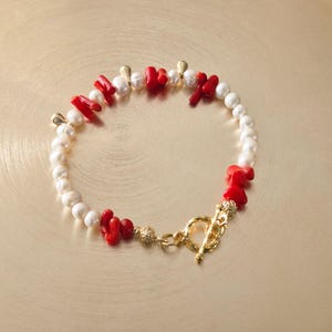 Bracelet En Or Jaune 18 Carats (750) Avec Pierre De Corail Rose Naturelle - Neuf Avec étiquettes - Femme