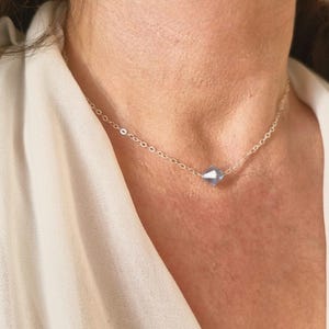Chic 925 sterling silver necklace with blue crystal pendant: shiny Swarovski pearl