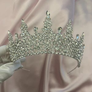 Crystal Bridal tiara-Bridal crown-Bridal hair piece-crystal wedding tiara-Handmade tiara-silver Tiara-Hair jewelry-Royal Crown-Tiara Crown