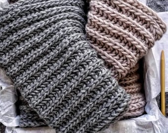 Knit Scarf Pattern, Easy Knitting Pattern, Chunky Winter Ribbed Wrap for Men Women