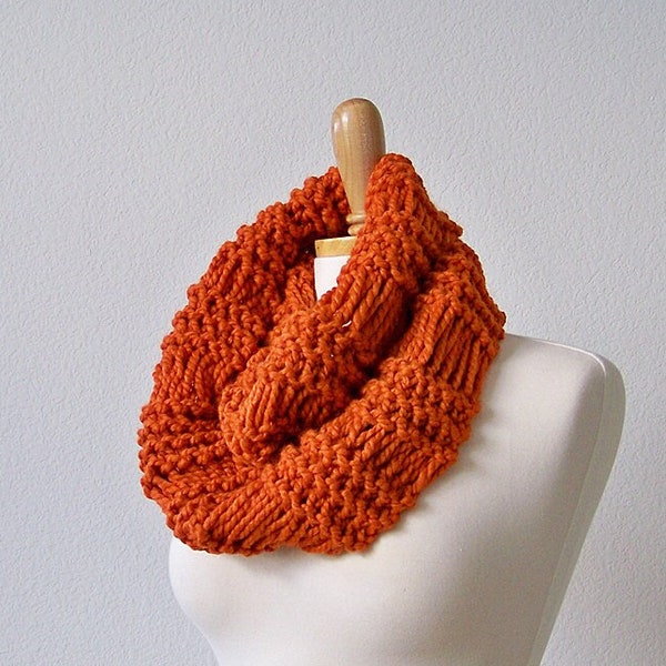 Easy Scarf Knitting Pattern, Chunky Knit Infinity Scarf, Beginner Bulky Cowl Tutorial for Women and Men