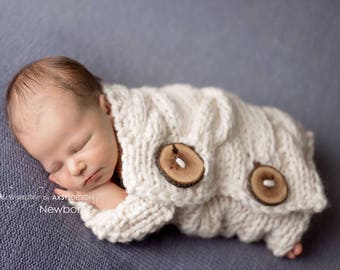 Knit Newborn Blanket, Baby Boy Girl Swaddle Wrap with Buttons,  Posing Rug Fall Winter Photo Prop