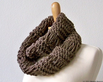 Knit Infinity Scarf Pattern, Drop Stitch Cowl Easy Knitting Pattern, Chunky Knitted Snood for Women Men