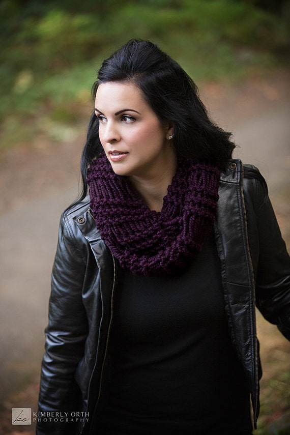 Items similar to Knit Infinity Scarf Knit Chunky Knit Scarf, Chunky